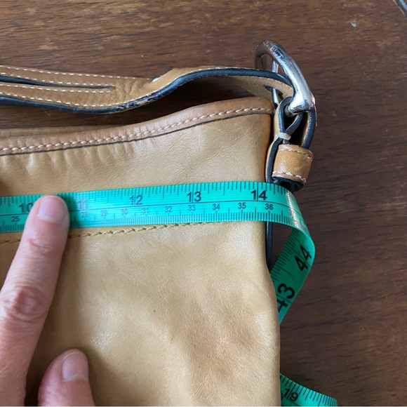 Vintage Coach Tan Hobo Purse Handbag - Picture 10 of 14